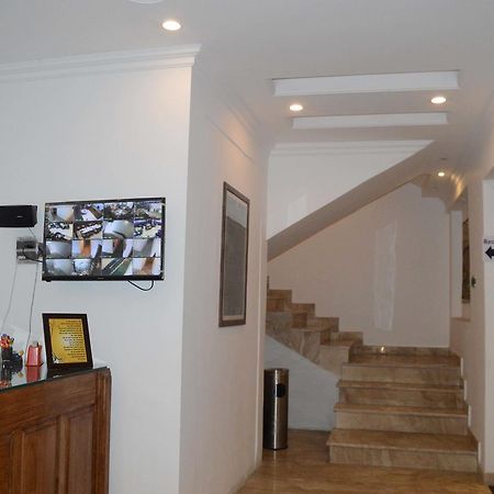 Standard Hotel And Resturant Srinagar (Jammu and Kashmir) Bagian luar foto