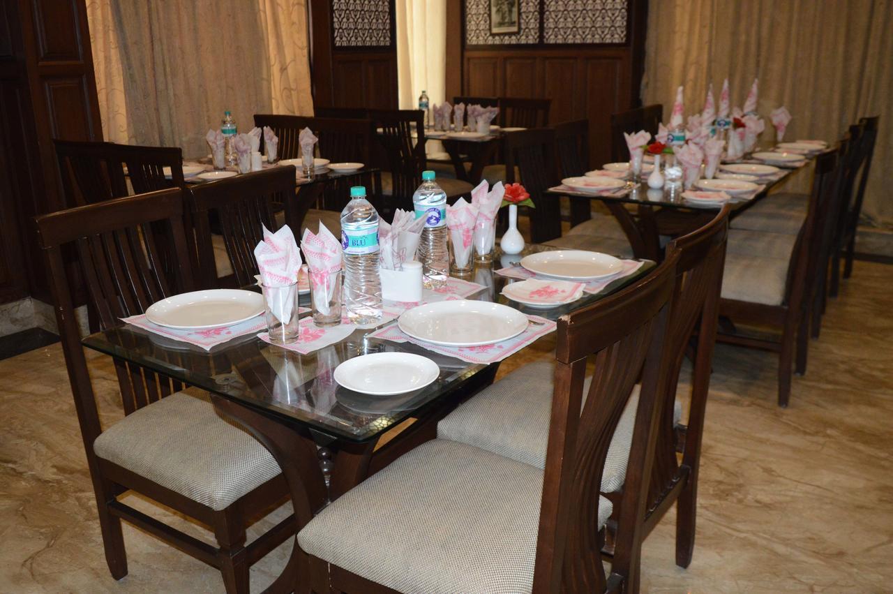 Standard Hotel And Resturant Srinagar (Jammu and Kashmir) Bagian luar foto