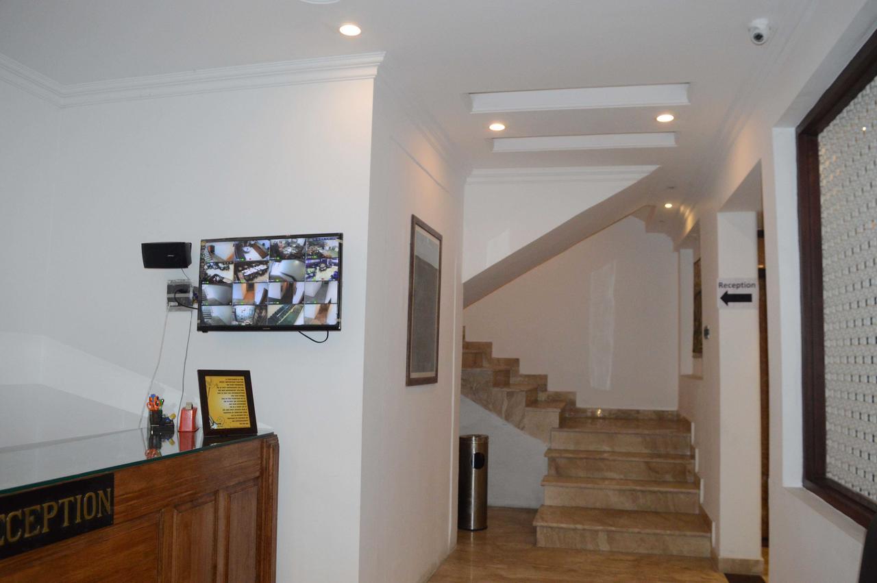 Standard Hotel And Resturant Srinagar (Jammu and Kashmir) Bagian luar foto