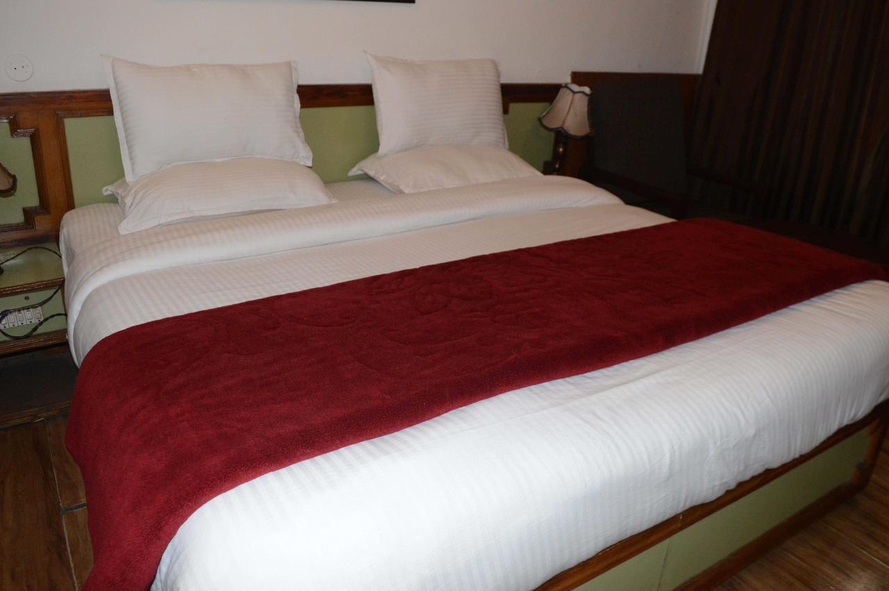 Standard Hotel And Resturant Srinagar (Jammu and Kashmir) Bagian luar foto