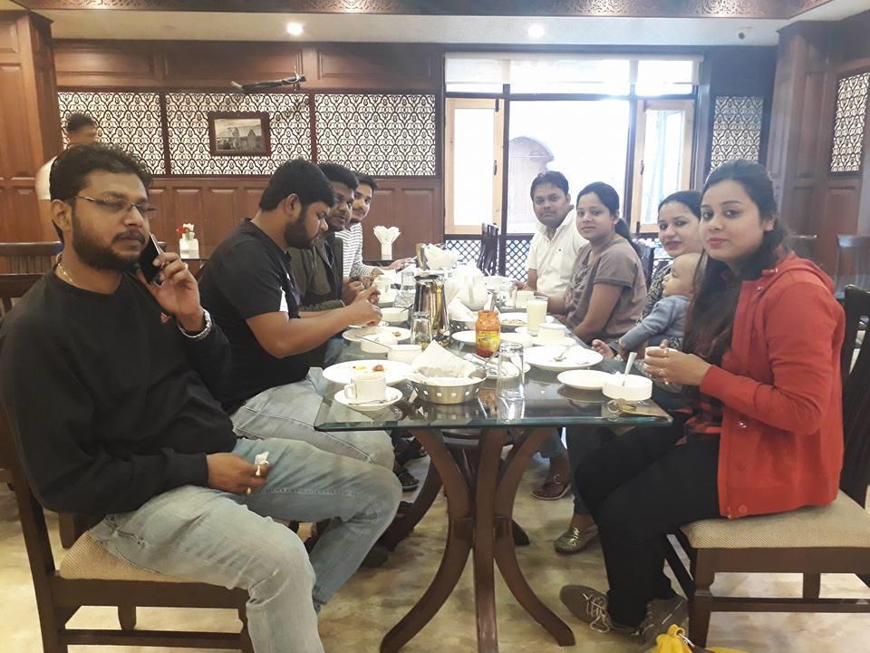 Standard Hotel And Resturant Srinagar (Jammu and Kashmir) Bagian luar foto