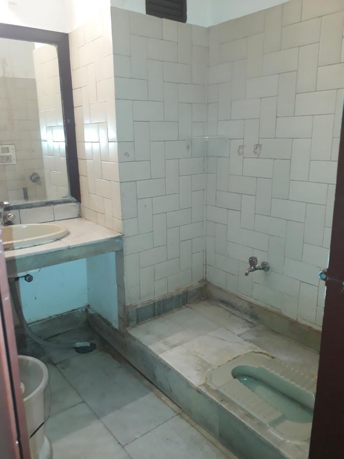 Standard Hotel And Resturant Srinagar (Jammu and Kashmir) Bagian luar foto