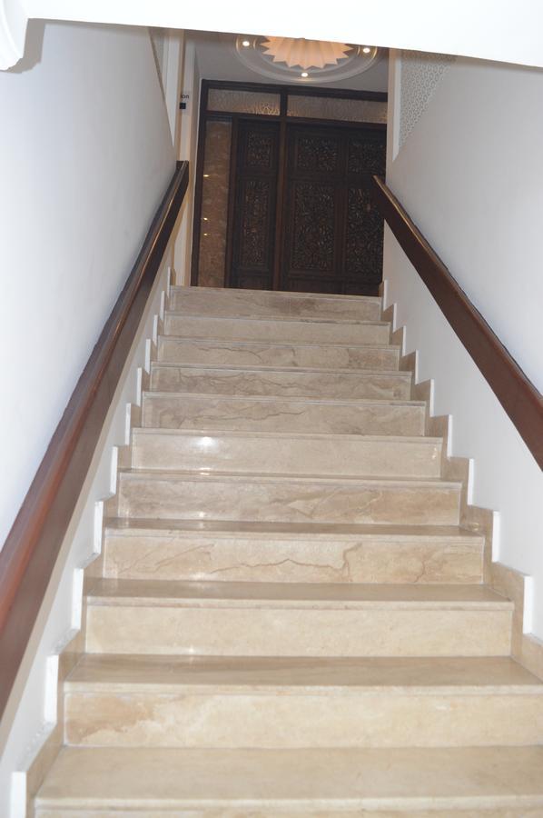 Standard Hotel And Resturant Srinagar (Jammu and Kashmir) Bagian luar foto
