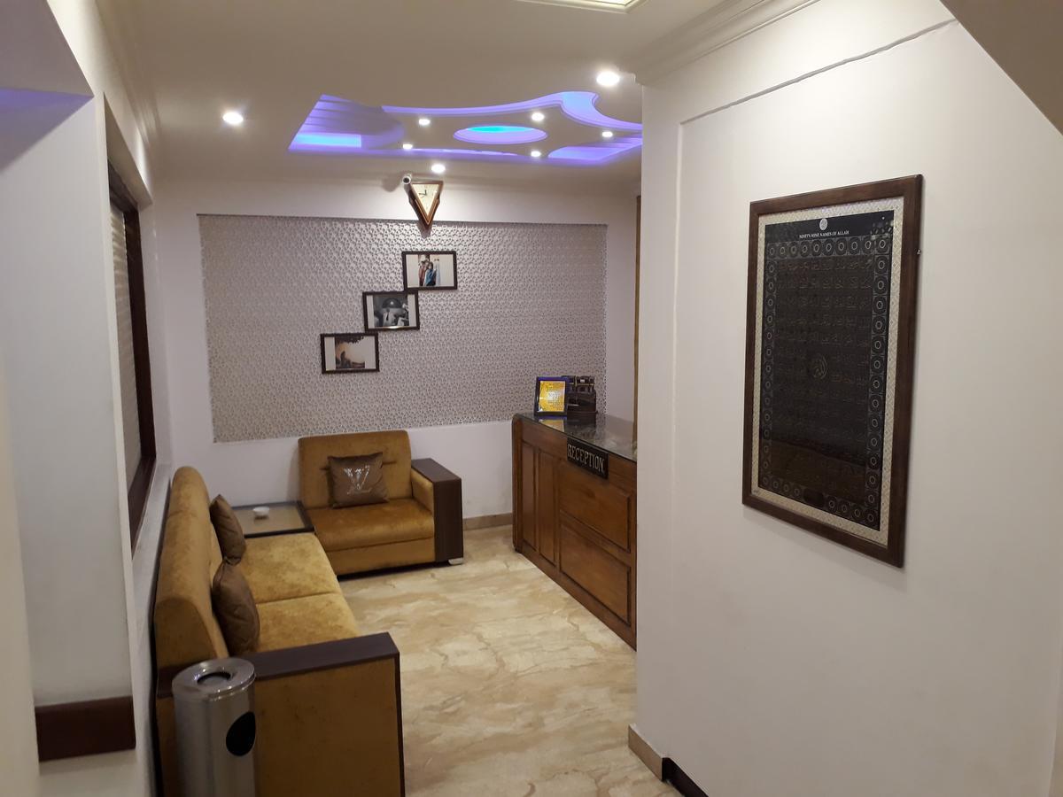 Standard Hotel And Resturant Srinagar (Jammu and Kashmir) Bagian luar foto