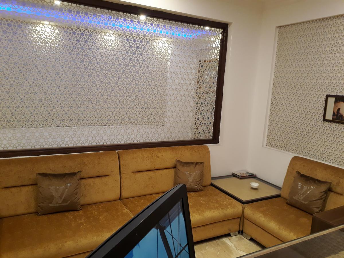 Standard Hotel And Resturant Srinagar (Jammu and Kashmir) Bagian luar foto