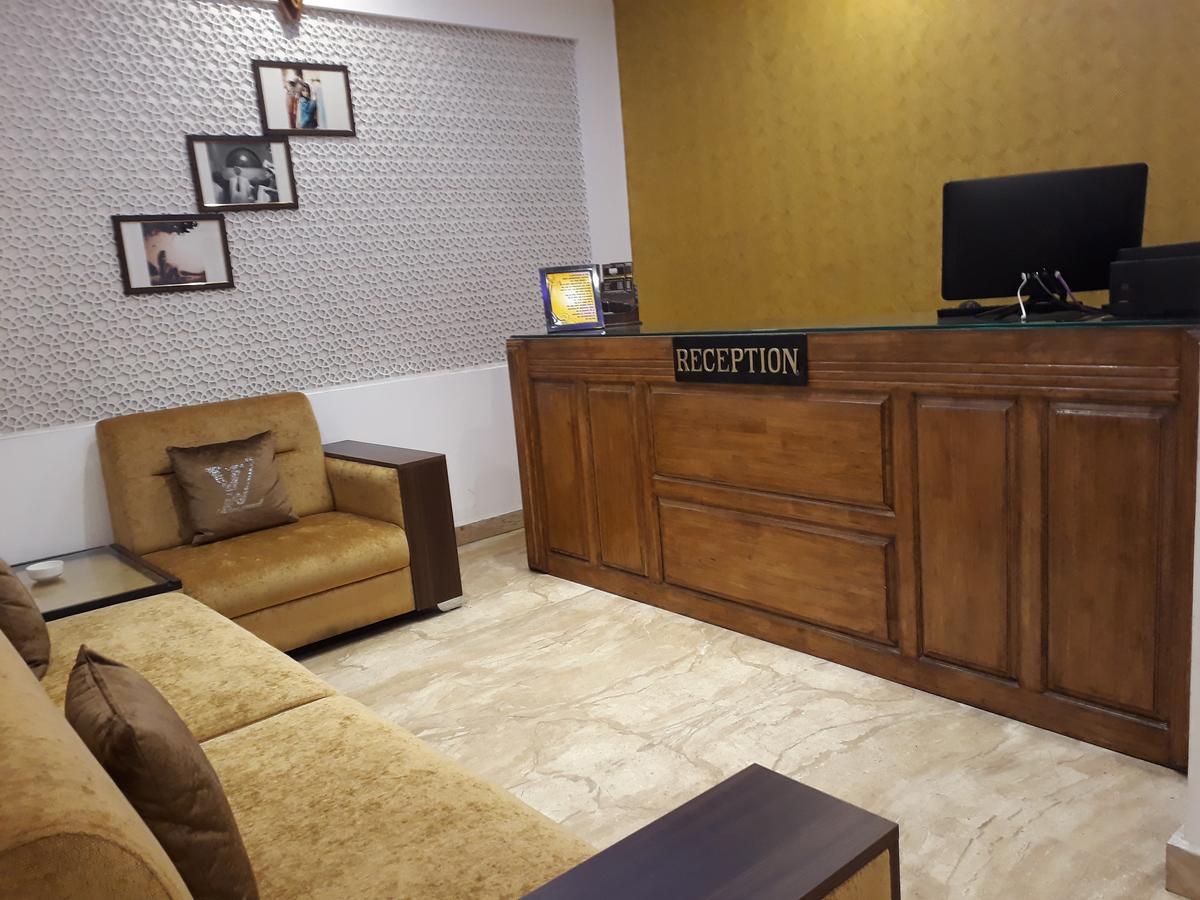 Standard Hotel And Resturant Srinagar (Jammu and Kashmir) Bagian luar foto